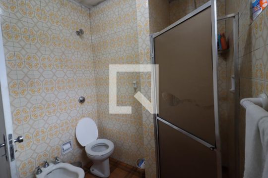 Banheiro de casa à venda com 3 quartos, 380m² em Iapi, Osasco