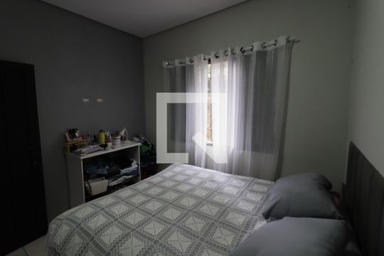 Quarto 2 de casa à venda com 3 quartos, 380m² em Iapi, Osasco