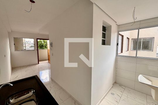 Cozinha de apartamento à venda com 2 quartos, 37m² em Vila Guilhermina, São Paulo