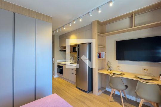 Kitnet/Studio à venda com 1 quarto, 24m² em Vila Cordeiro, São Paulo