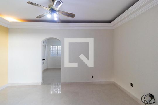 Salas de casa à venda com 3 quartos, 140m² em Vila Castelo Branco, Campinas