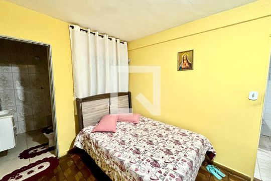 Quarto 1 de casa à venda com 6 quartos, 210m² em Cidade Líder, São Paulo