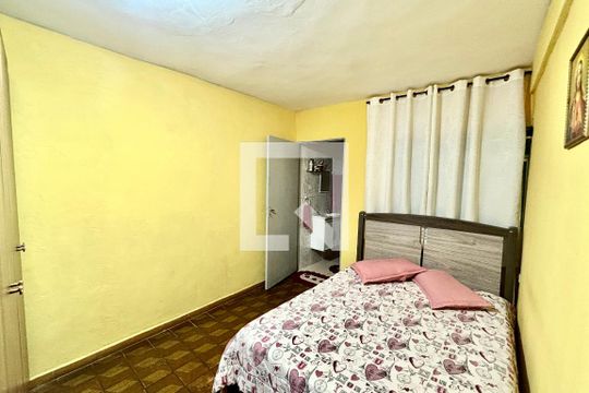 Quarto 1 de casa à venda com 6 quartos, 210m² em Cidade Líder, São Paulo