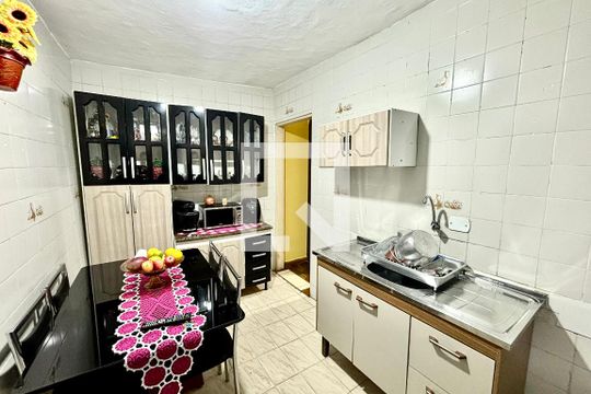 Cozinha de casa à venda com 6 quartos, 210m² em Cidade Líder, São Paulo