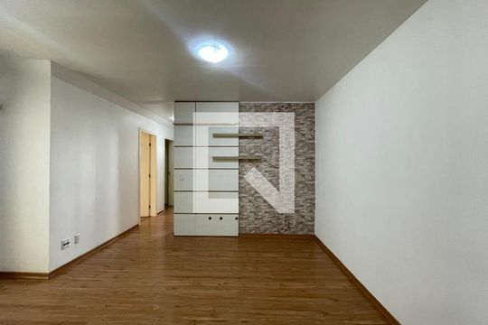 Apartamento à venda com 3 quartos, 69m² em Industrial, Novo Hamburgo