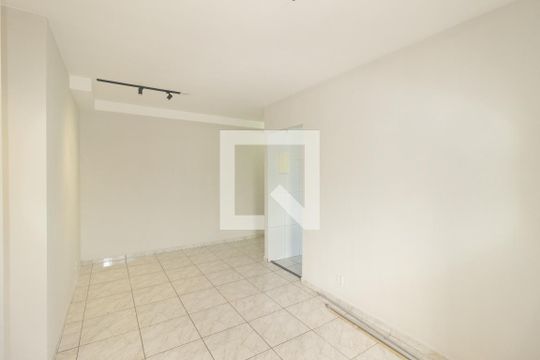 Sala de apartamento para alugar com 3 quartos, 56m² em Campo Grande, Rio de Janeiro