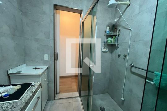 Banheiro de casa à venda com 4 quartos, 202m² em Parque Jabaquara, São Paulo