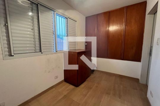Quarto de casa à venda com 4 quartos, 202m² em Parque Jabaquara, São Paulo