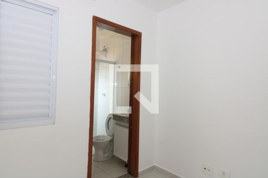 Suíte 1 de casa de condomínio para alugar com 2 quartos, 80m² em Vila Ré, São Paulo