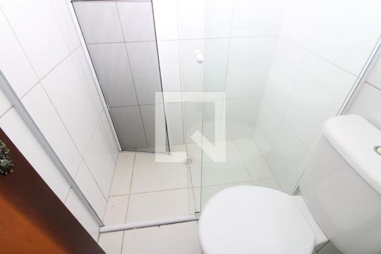 Banheiro da Suíte 1 de casa de condomínio para alugar com 2 quartos, 80m² em Vila Ré, São Paulo