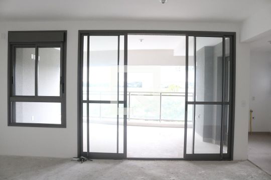 Sala de apartamento à venda com 3 quartos, 136m² em Água Branca, São Paulo