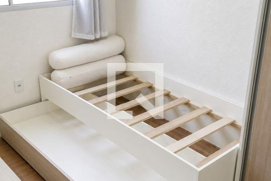Quarto 1 de apartamento para alugar com 1 quarto, 49m² em Mário Quintana, Porto Alegre