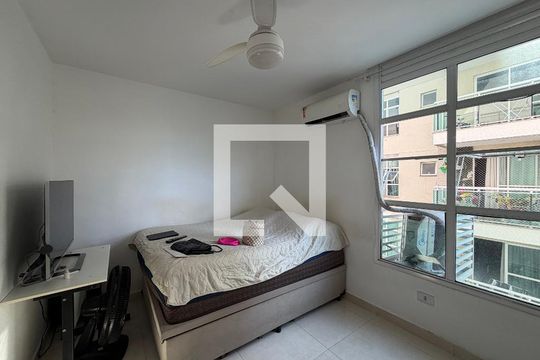 Quarto de apartamento à venda com 1 quarto, 37m² em Taquara, Rio de Janeiro