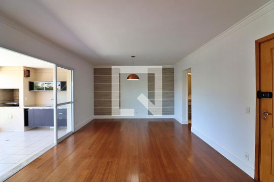 Apartamento para alugar com 3 quartos, 156m² em Baeta Neves, São Bernardo do Campo