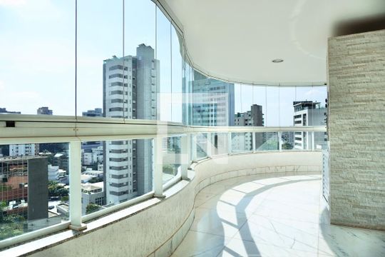 Varanda  de apartamento à venda com 4 quartos, 184m² em Santa Lúcia, Belo Horizonte