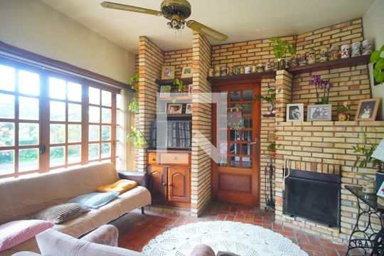 Casa à venda com 4 quartos, 208m² em São Jorge, Novo Hamburgo