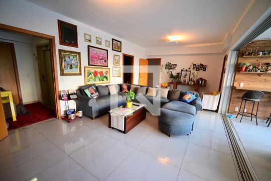 Apartamento à venda com 4 quartos, 162m² em Setor Bueno, Goiânia