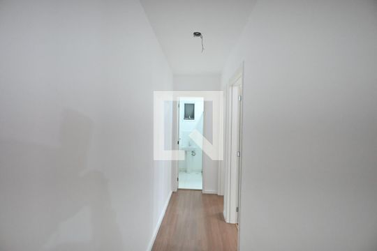 Corredor de apartamento para alugar com 2 quartos, 43m² em Jardim Tres Irmaos, Taboão da Serra