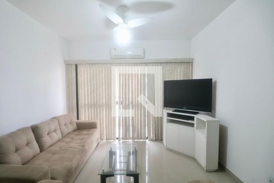 Sala de apartamento para alugar com 2 quartos, 90m² em Jardim Las Palmas, Guarujá