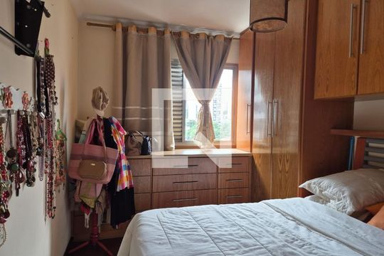 Quarto de apartamento para alugar com 2 quartos, 80m² em Vila Gumercindo, São Paulo