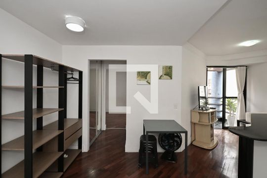 Sala de apartamento à venda com 1 quarto, 43m² em Vila Suzana, São Paulo
