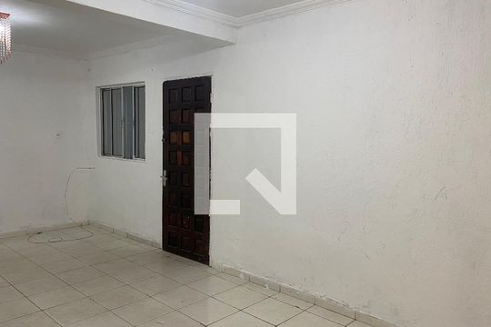 Sala de casa para alugar com 3 quartos, 120m² em Vila Yolanda, Osasco