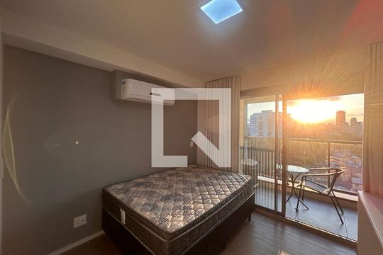 Quarto de kitnet/studio à venda com 1 quarto, 25m² em Santo Amaro, São Paulo