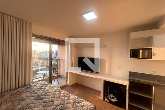 Quarto de kitnet/studio à venda com 1 quarto, 25m² em Santo Amaro, São Paulo