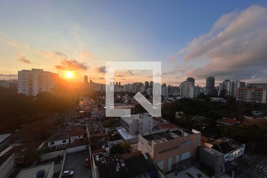 Varanda  de kitnet/studio à venda com 1 quarto, 25m² em Santo Amaro, São Paulo
