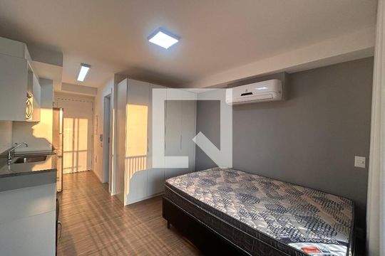 Quarto  de kitnet/studio à venda com 1 quarto, 25m² em Santo Amaro, São Paulo