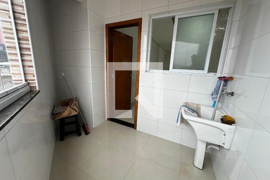 Área de Serviço de apartamento para alugar com 3 quartos, 257m² em Centro, São Vicente