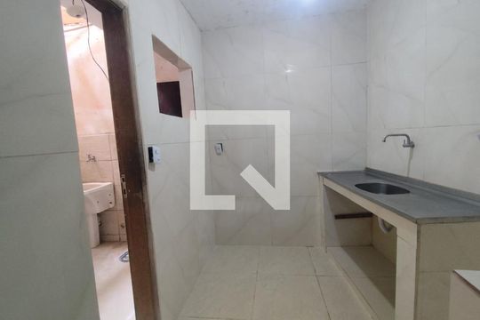 Apartamento para alugar com 1 quarto, 60m² em Jardim Primavera, Duque de Caxias