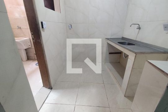 Apartamento para alugar com 1 quarto, 60m² em Jardim Primavera, Duque de Caxias
