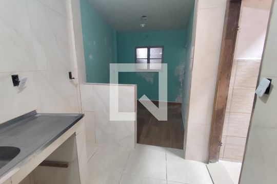 Casa para alugar com 1 quarto, 40m² em Parque Moderno, Duque de Caxias