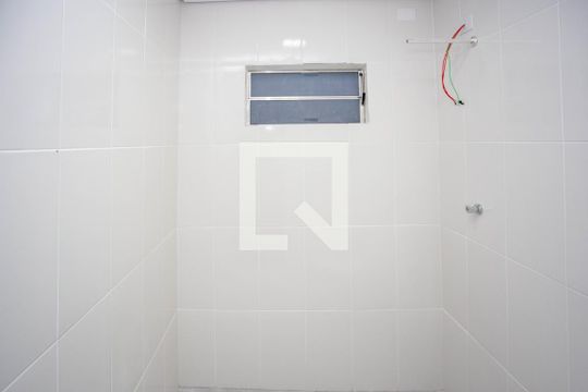 Banheiro de casa para alugar com 1 quarto, 45m² em Canhema, Diadema