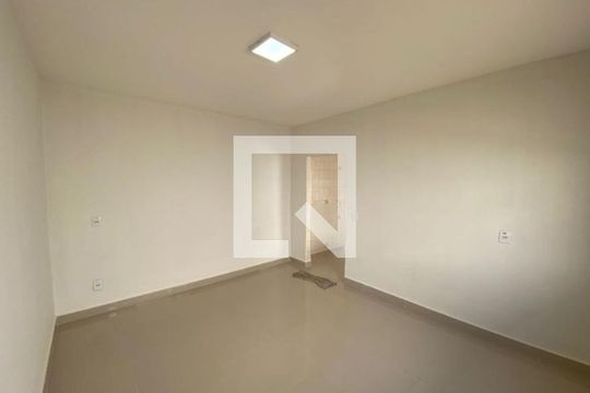 Quarto de casa para alugar com 4 quartos, 240m² em Santa Mônica, Uberlândia