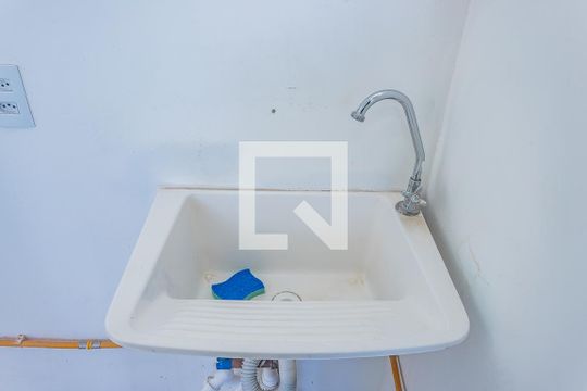 Sala, cozinha e área de serviço de apartamento à venda com 2 quartos, 36m² em Moinho Velho, São Paulo
