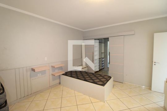 Quarto 1 de casa para alugar com 3 quartos, 160m² em Cidade Líder, São Paulo