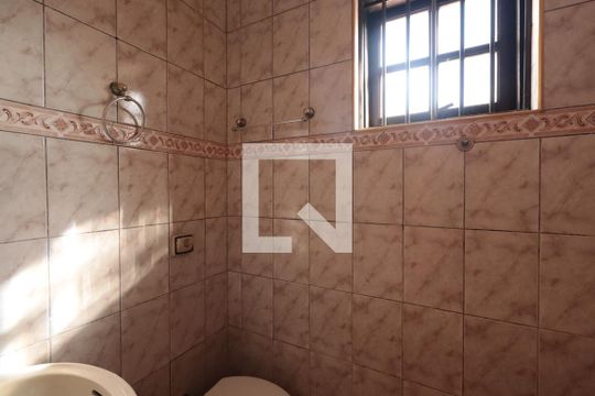 Banheiro da Suíte 1 de casa para alugar com 2 quartos, 164m² em Vila São Geraldo, São Paulo