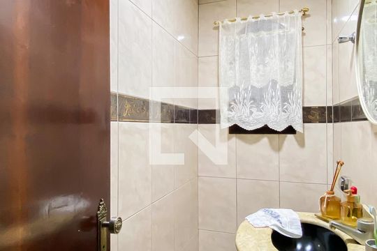 Casa para alugar com 3 quartos, 285m² em Parque Boturussu, São Paulo