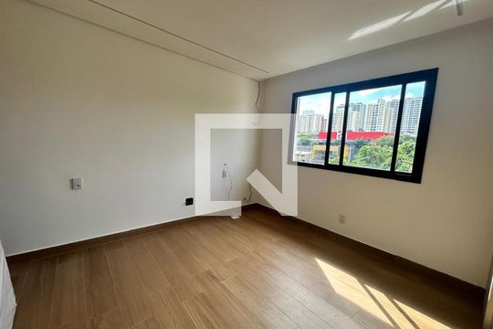 Quarto de casa à venda com 3 quartos, 200m² em Planalto, Belo Horizonte