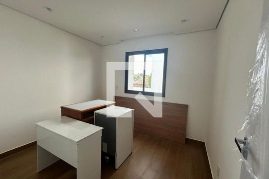 Quarto de casa à venda com 3 quartos, 200m² em Planalto, Belo Horizonte