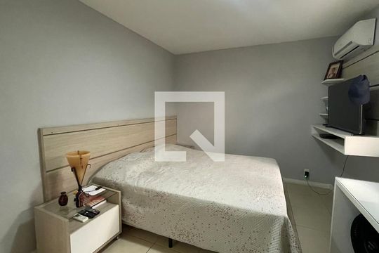 Quarto 1 de apartamento à venda com 2 quartos, 75m² em Praia da Bandeira, Rio de Janeiro