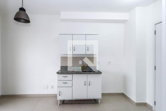 Sala e Cozinha de apartamento para alugar com 1 quarto, 30m² em Liberdade, São Paulo