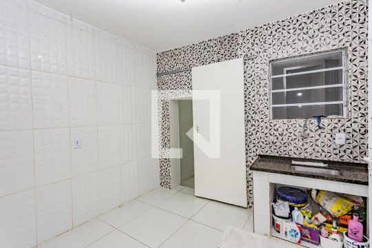 Cozinha de casa para alugar com 2 quartos, 49m² em Jardim Climax, São Paulo