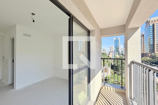 Sacada de kitnet/studio à venda com 1 quarto, 24m² em Vila Cordeiro, São Paulo