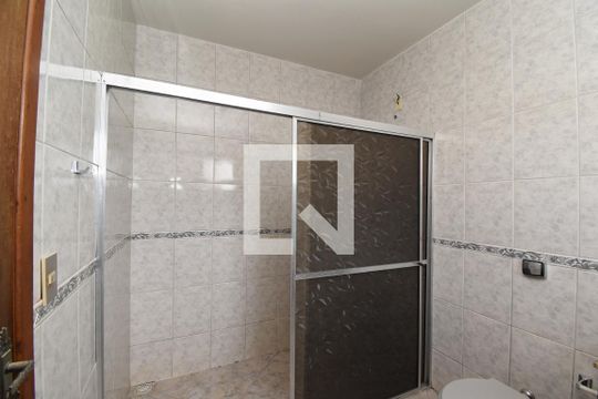 Banheiro da Suíte de casa para alugar com 3 quartos, 250m² em Pilarzinho, Curitiba
