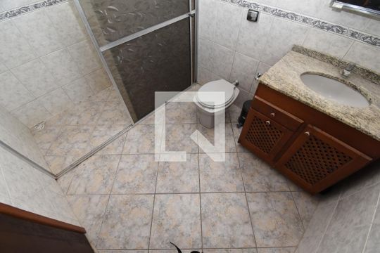 Banheiro da Suíte de casa para alugar com 3 quartos, 250m² em Pilarzinho, Curitiba