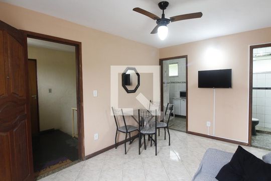 Apartamento para alugar com 2 quartos, 50m² em Jacaré, Cabo Frio