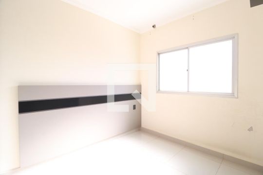 Quarto 2 de apartamento para alugar com 2 quartos, 58m² em Santa Mônica, Uberlândia